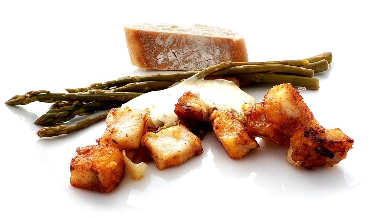 Spargel Hollondaise Sauce an Haloumi